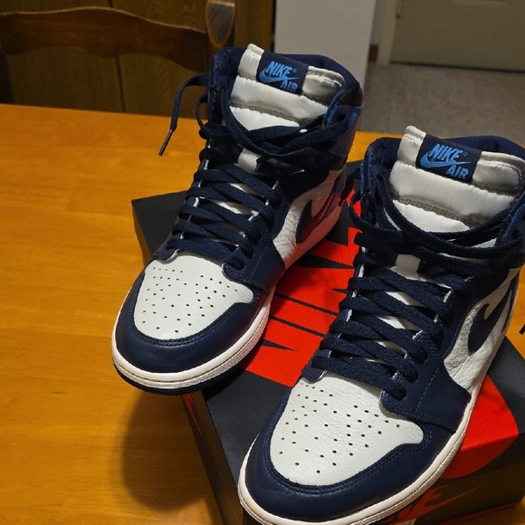 Nike Air Jordan Retro High OG Sneakers - Picture 2 of 10